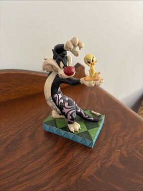 Looney Tunes Jim shore “I Tawt I Taw a Puddy Tat” 2015